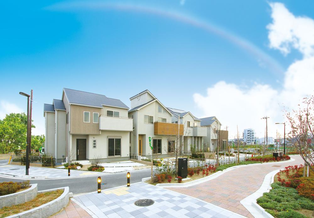 Local appearance photo. Local (12 May 2013) Shooting Phase 3 streets in subdivision. City reborn by readjustment project, Standard equipped with residence the W power generation system to all households.