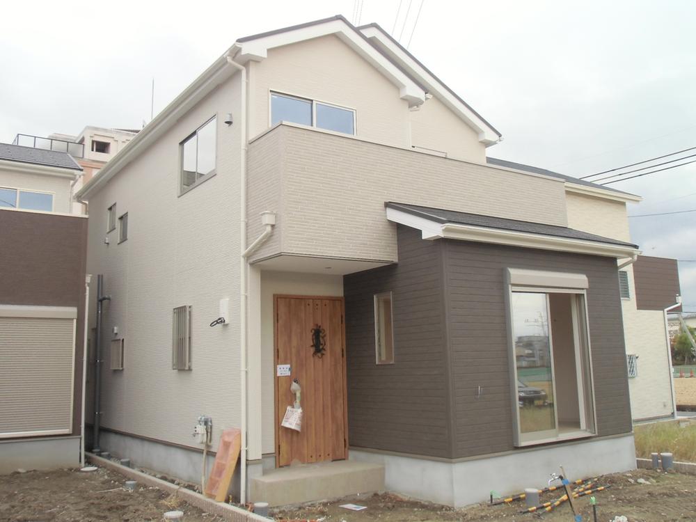 Local appearance photo. Local (10 May 2013) Shooting