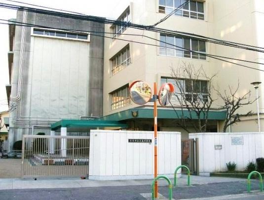 Junior high school. Ibaraki 1218m to stand Mishima Junior High School