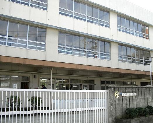 Primary school. Ibaraki Municipal Shoei to elementary school 707m