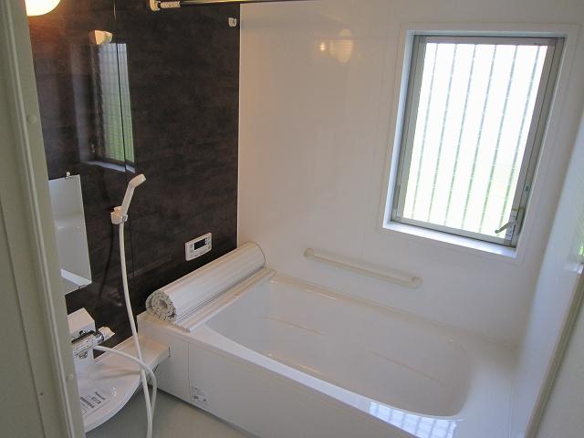 Bathroom. Shooting from the room