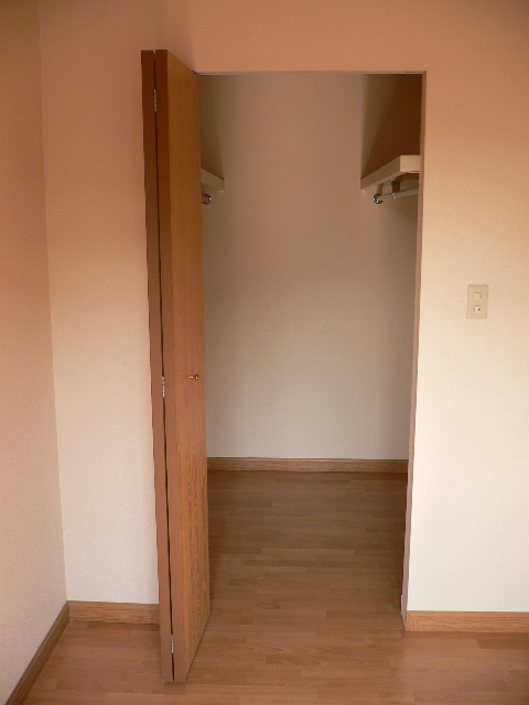 Receipt. Walk-in closet