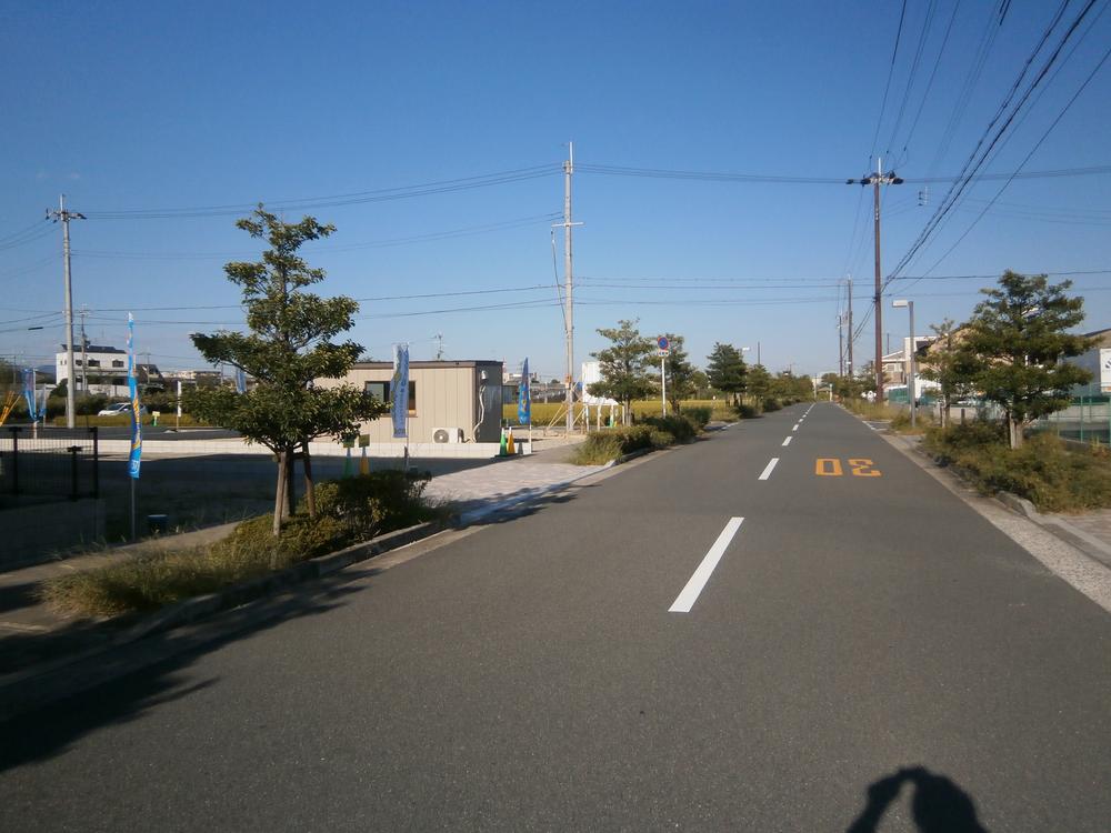 Local photos, including front road. Local (10 May 2013) Shooting