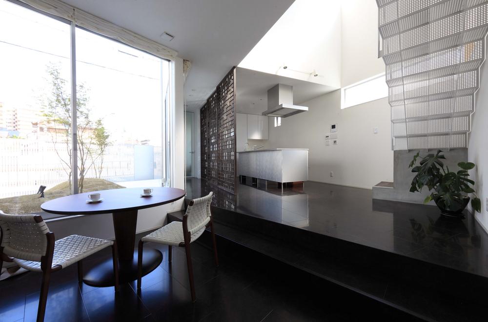 Building plan example (introspection photo). Tee of overlooking the courtyard - or time you like