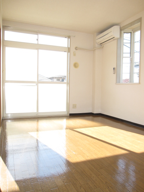 Other room space. Sunny