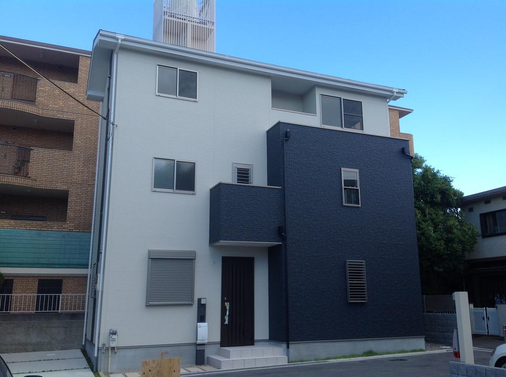 Local appearance photo. Local (September 2012) shooting