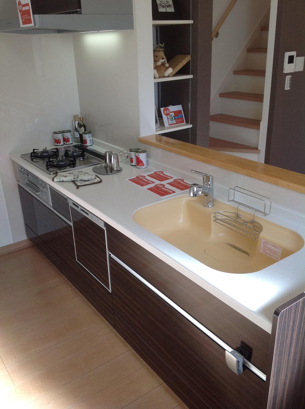 Kitchen. Indoor (September 2012) shooting