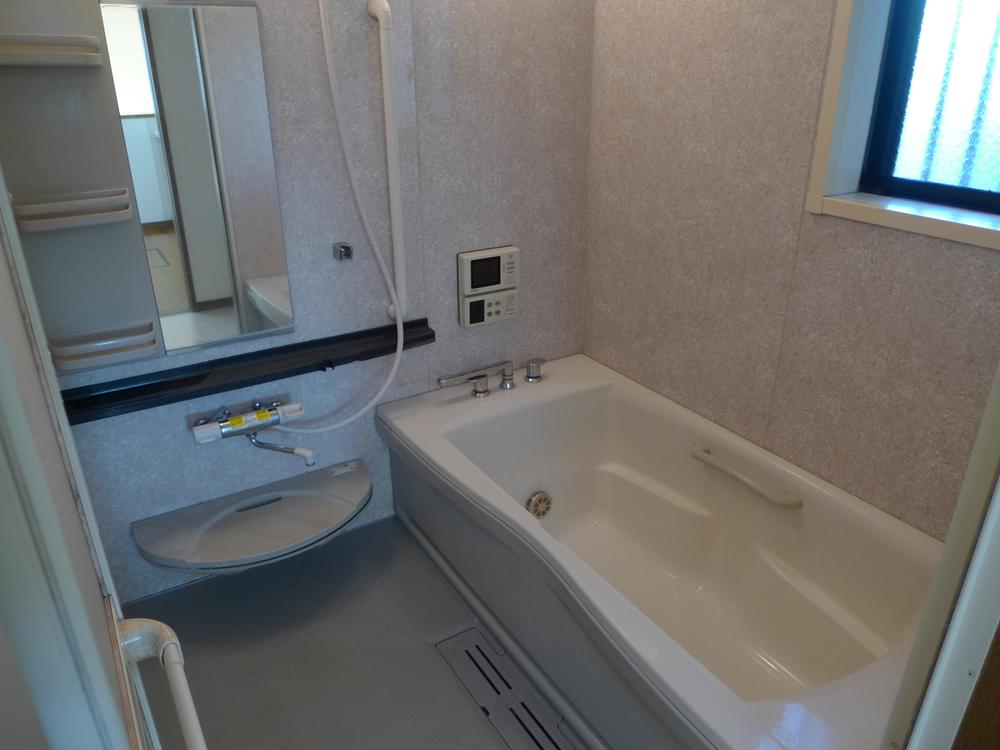 Bathroom. Indoor (11 May 2013) Shooting