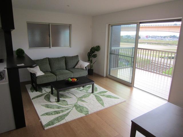 Living. 12 Building Living (November 2013) Shooting