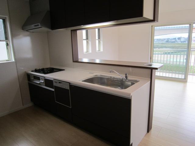 Kitchen. 1 Building Kitchen (November 2013) Shooting