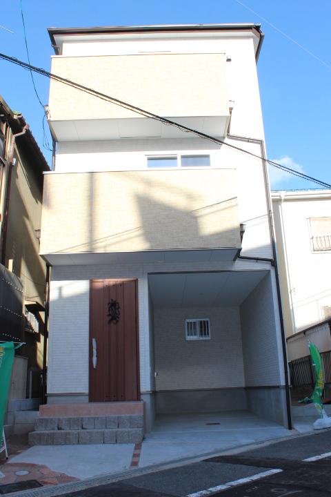 Local appearance photo. ● My home of the simple appearance