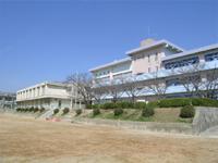 Junior high school. 800m to Shibuya junior high school
