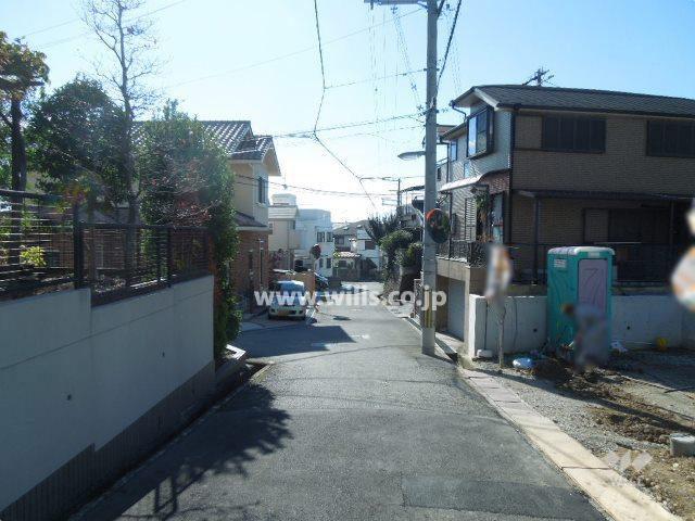 Local photos, including front road. Local (12 May 2013) Shooting