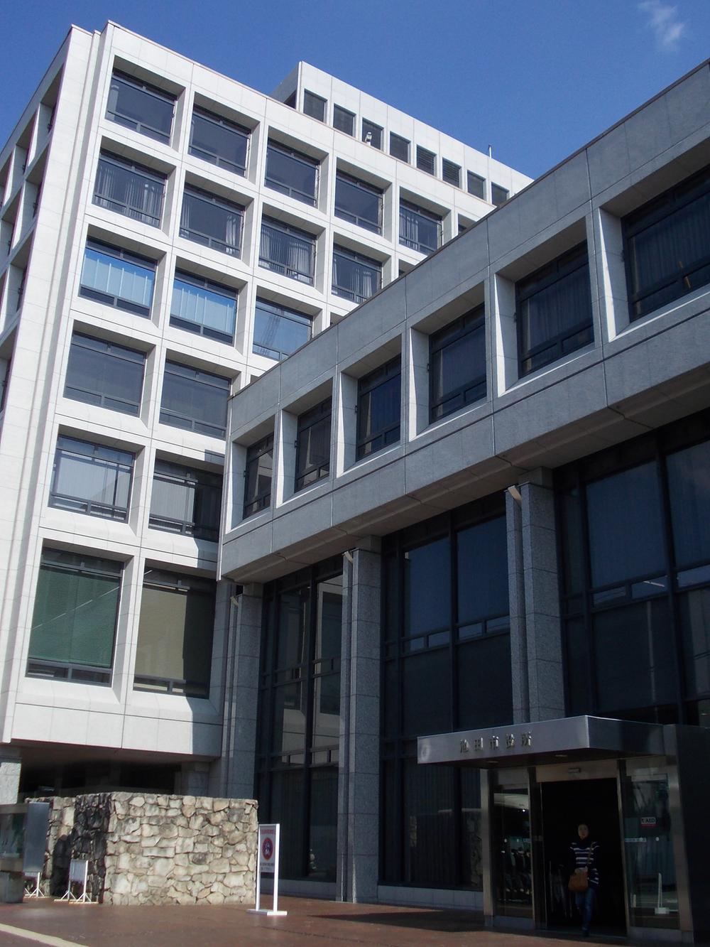 Government office. 750m to Ikeda city hall