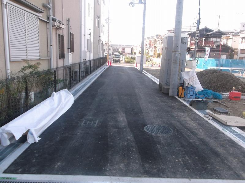 Local photos, including front road. Local (11 May 2013) Shooting