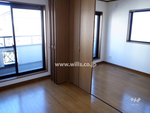 Non-living room. Local (11 May 2013) Shooting