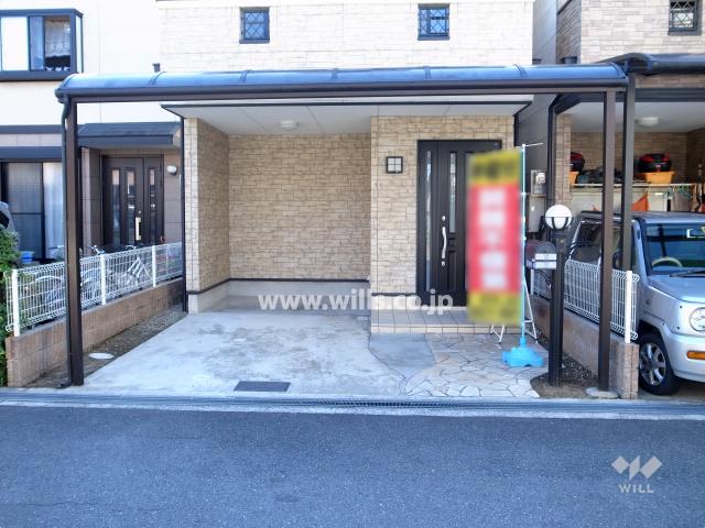 Parking lot. Local (11 May 2013) Shooting