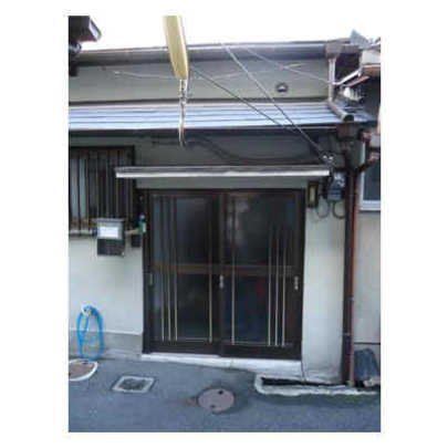 Local appearance photo. head on