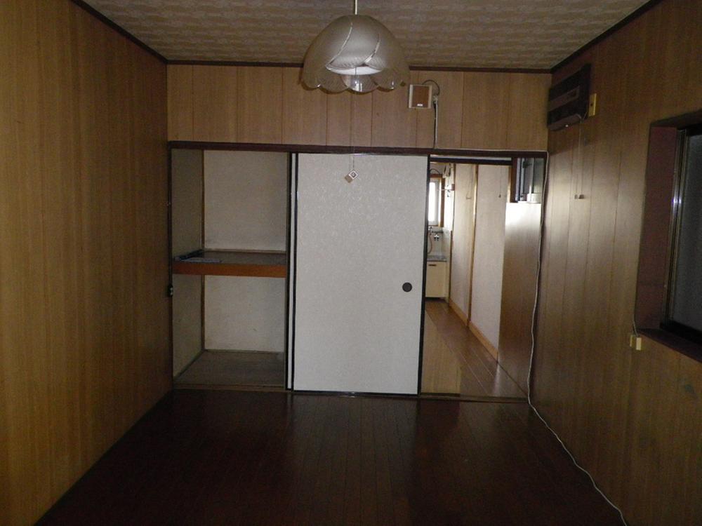 Non-living room. Indoor (April 2012) shooting