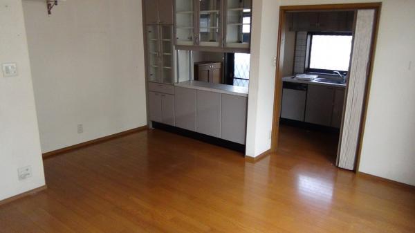 Living. It also attached the first floor living 17 Pledge cupboard and housework room. 