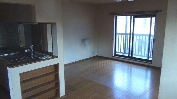 Living. Second floor living 19 quires bright, Sunny living. 