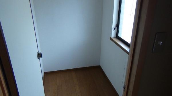 Receipt. Also comes with a second floor walk-in closet window. 