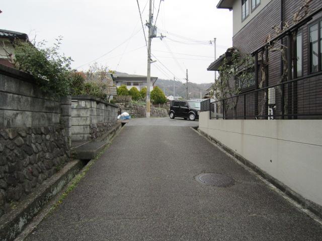 Local photos, including front road. Local (April 2013) Shooting