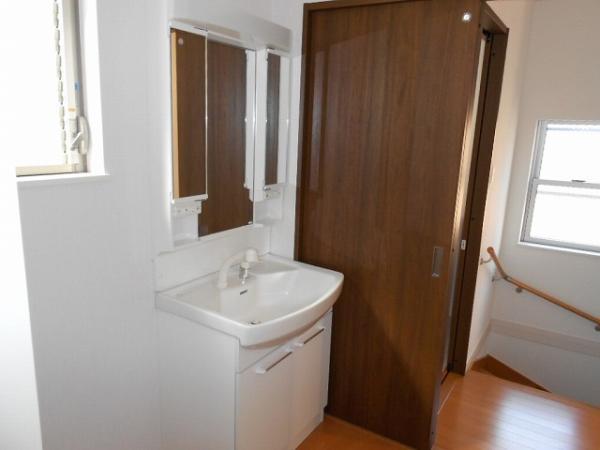 Same specifications photos (Other introspection). Same specifications photo (vanity)