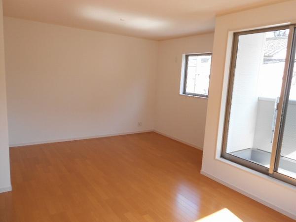 Same specifications photos (living)