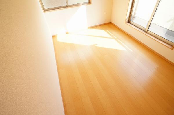 Non-living room. Western-style (there are housed in all rooms)