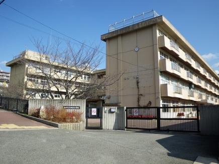 Junior high school. Hosokawa until junior high school 672m