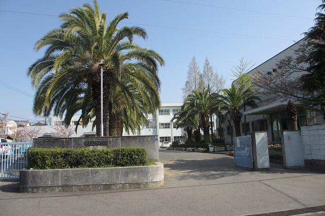 Junior high school. Gosho until junior high school 360m