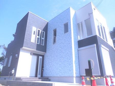 Building plan example (exterior photos). Building plan example