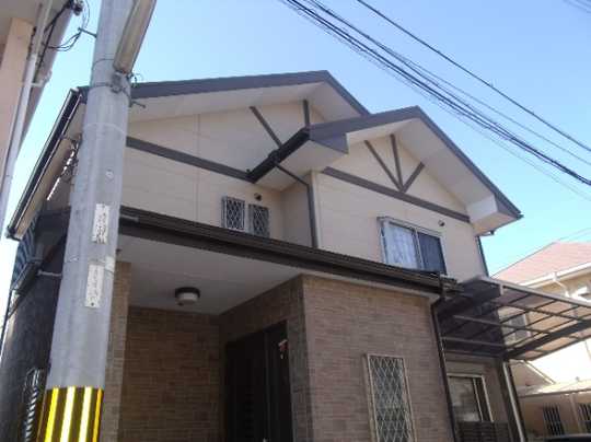 Local appearance photo. It is the appearance of the building. (Taken from the northeast side of the site)