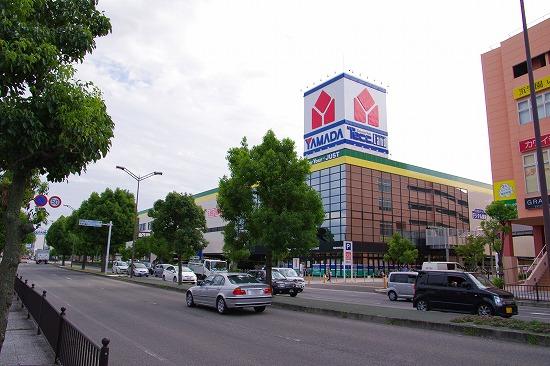 Home center. Yamada Denki Tecc Land 1928m until Izumi central head office