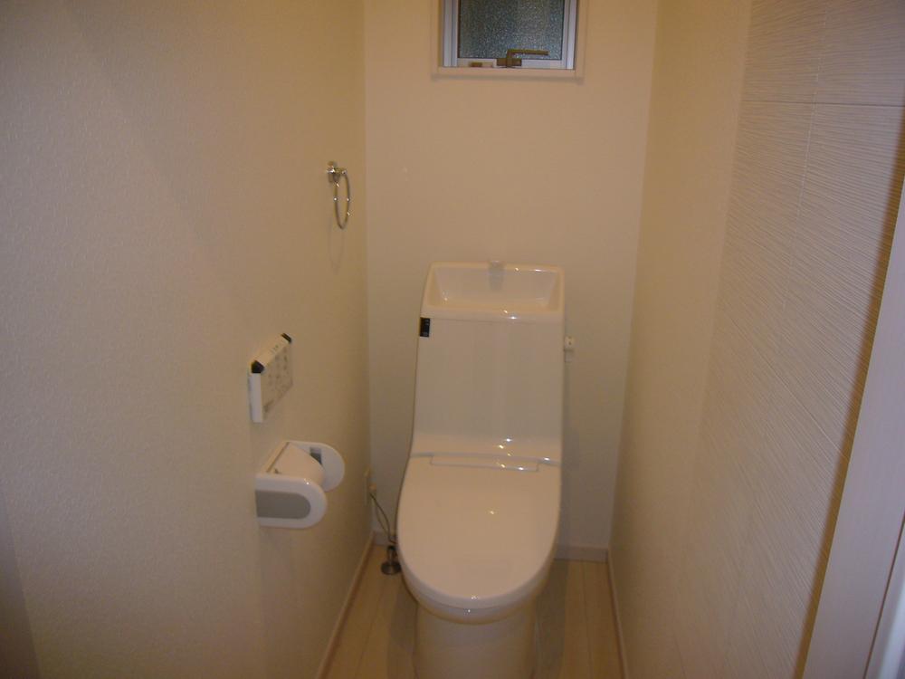Toilet. Indoor (11 May 2013) Shooting