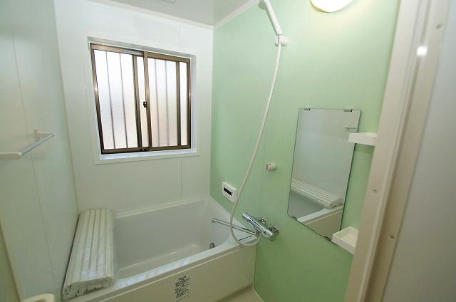 Bathroom. Unit bus replacement