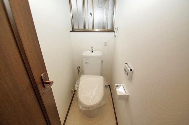 Toilet. cross ・ Floor CF re-covering