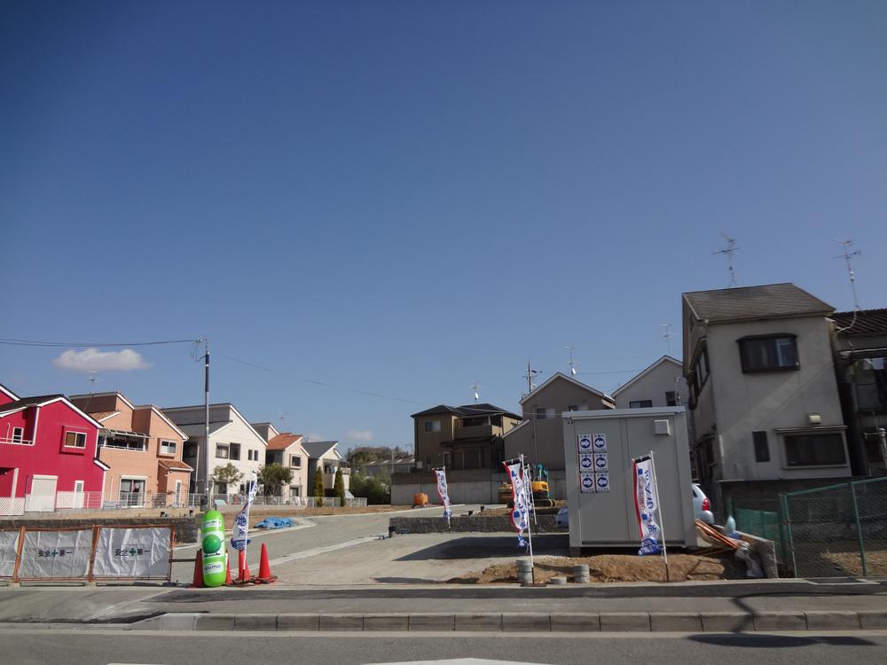 Local land photo. For the section of the west-facing terraced, Each dwelling unit, It is a long daylight hours. That amount, You can also save electricity bill, It is daddy of pocket money increases?!  [Local (January 2013) Shooting]