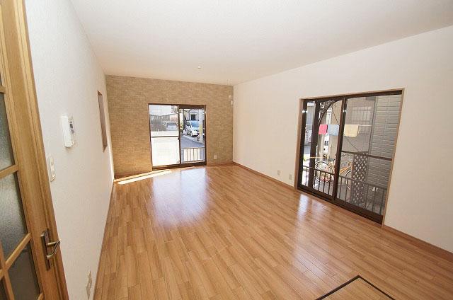 Living. cross ・ Floor CF re-covering Underfloor storage had made