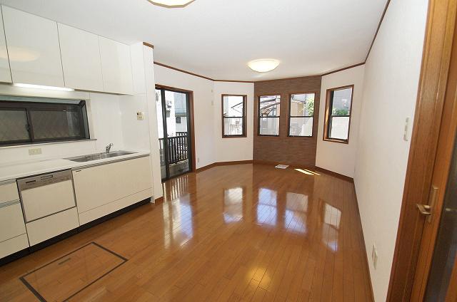 Living. Cross Insect