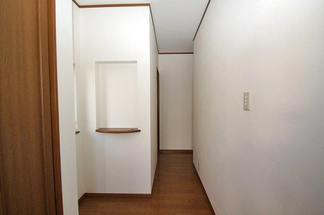 Entrance. Cross re-covered settled