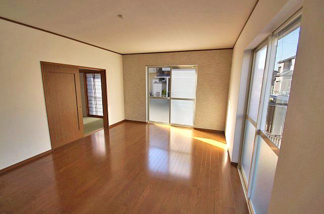 Living. In part of the living room wall was Hari eco-carat to clean the air (Image front wall portion)