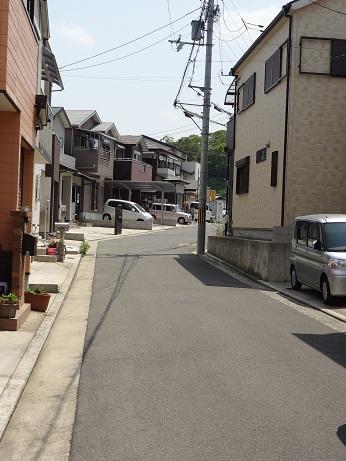 Local photos, including front road. Compartmentalized residential area