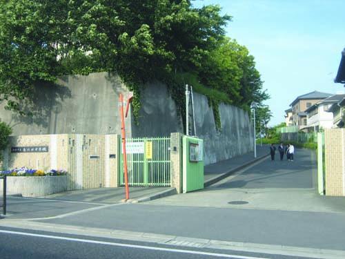 Junior high school. 1300m to Izumi City Minami Ikeda Junior High School