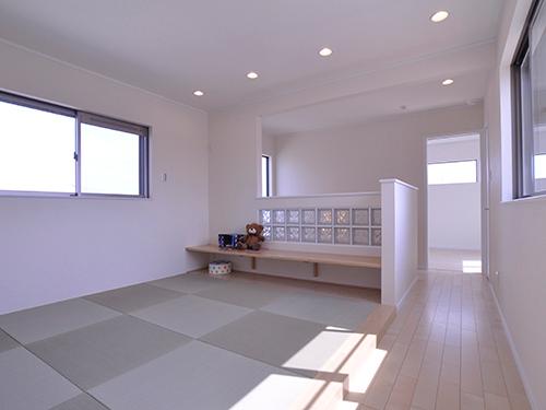 Non-living room. Family room to accommodate flexible as the future of the children's room.