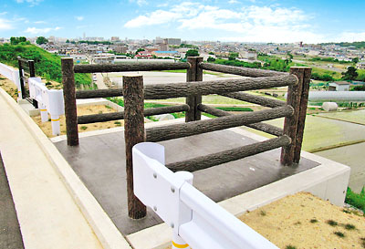 Streets around. In order to enjoy more the location of the observation deck high ground, Installed on the outer periphery of the town. On a clear day it is possible to wish the night view of sparkling sea and Kobe direction of Osaka Bay