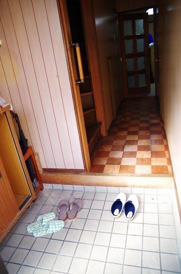 Entrance. Local (11 May 2013) Shooting