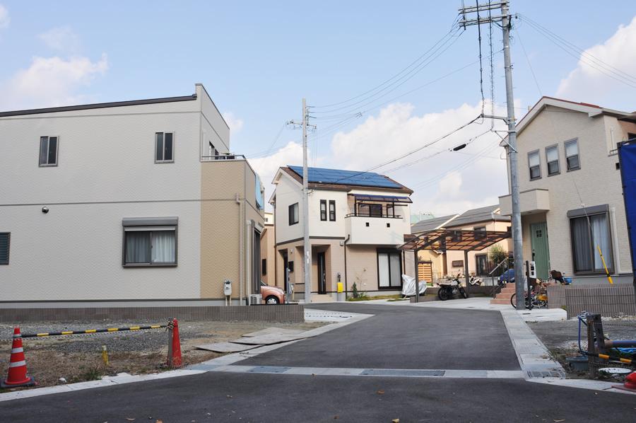 Local photos, including front road. Since the former has become a dead end, It is safe there is no pass through and enter the strange car. (Shooting at local / 2013 November shooting)