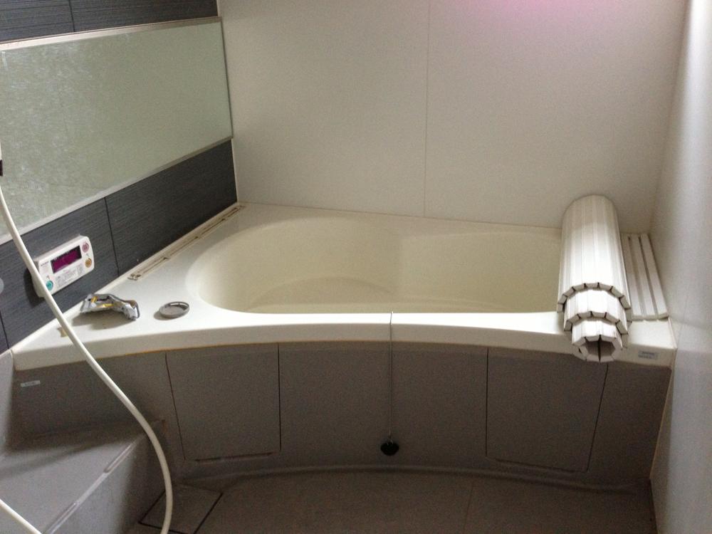 Bathroom. Room (August 2013) Shooting